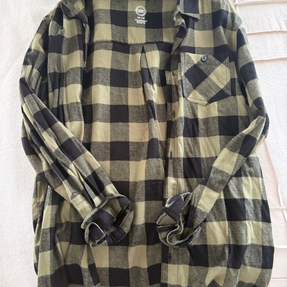 Plaid Flannel Shirt in Black and Green